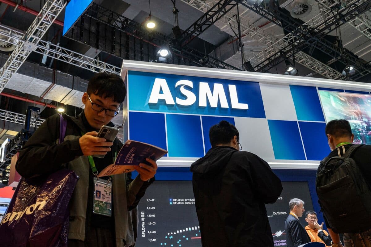 ASML Soars Beyond $500 Billion Value After TSMC’s Upbeat Outlook