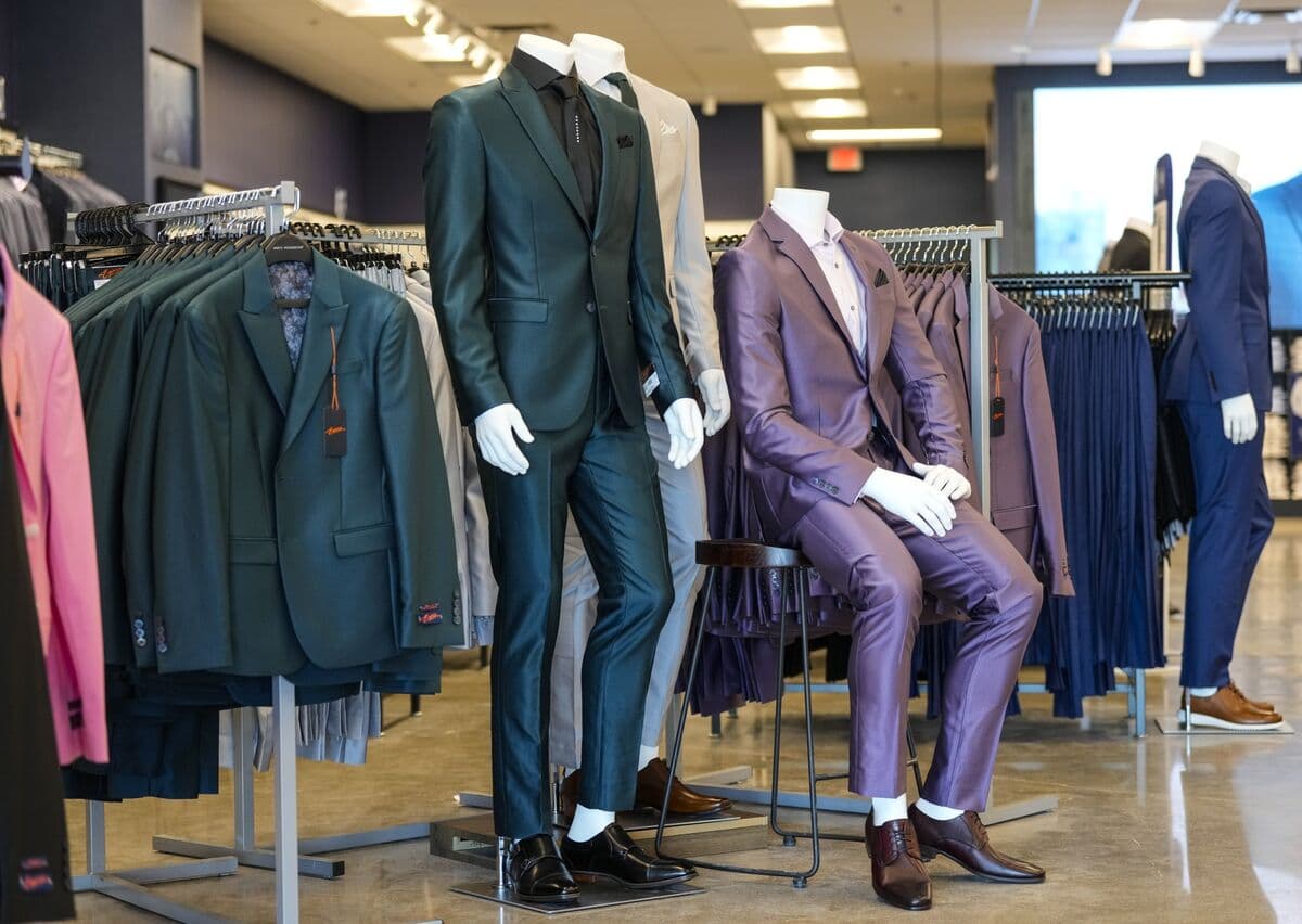 Tailored Brands, Owner of Men’s Wearhouse, Files for US IPO