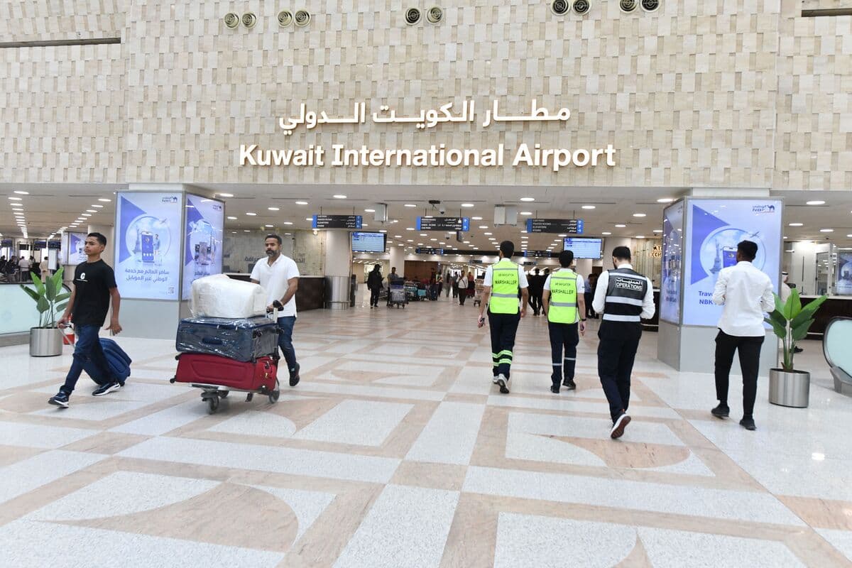 Kuwait Halts Flights Following Damage from Iranian Drone Attack on Airport
