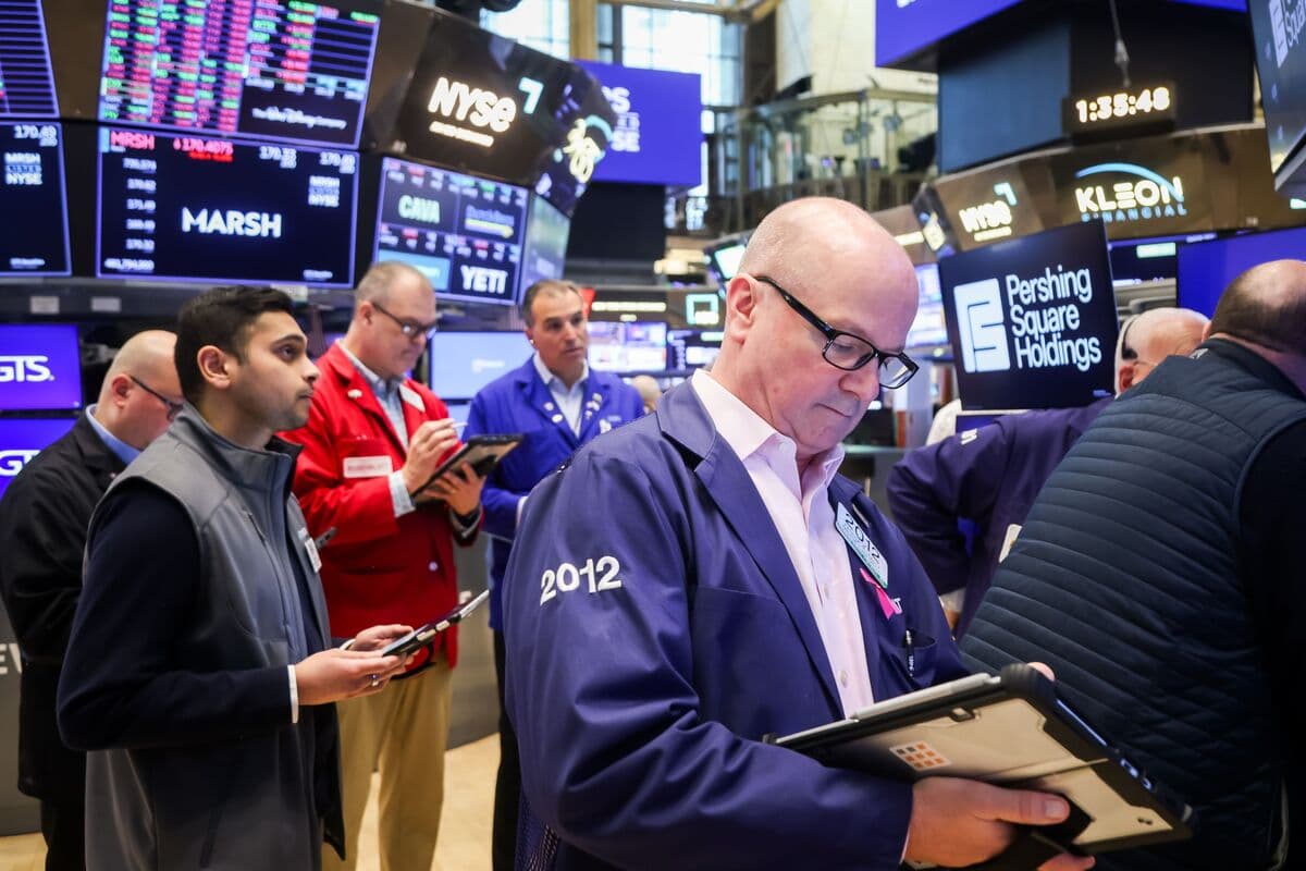 US Stock Futures Rise With Eyes on Iran Ceasefire, AMD Results