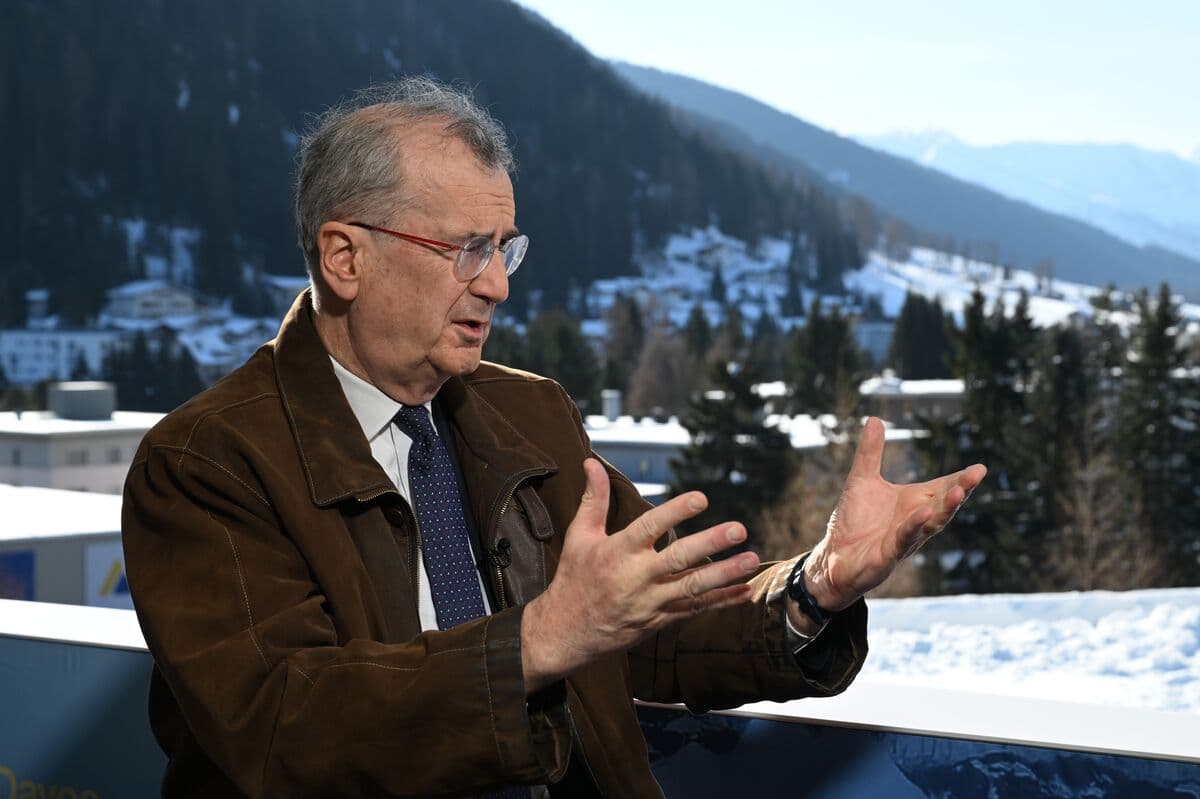 ECB’s Villeroy Sees Muted Impact on Prices From Trade Tensions