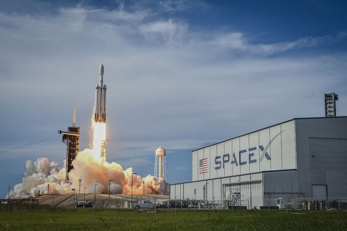 SpaceX Sets IPO Valuation Target at No Less Than $1.8 Trillion