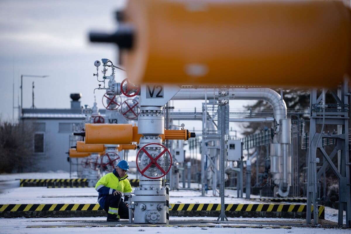 Europe’s Gas Dilemma Gets More Acute as Storage Season Starts