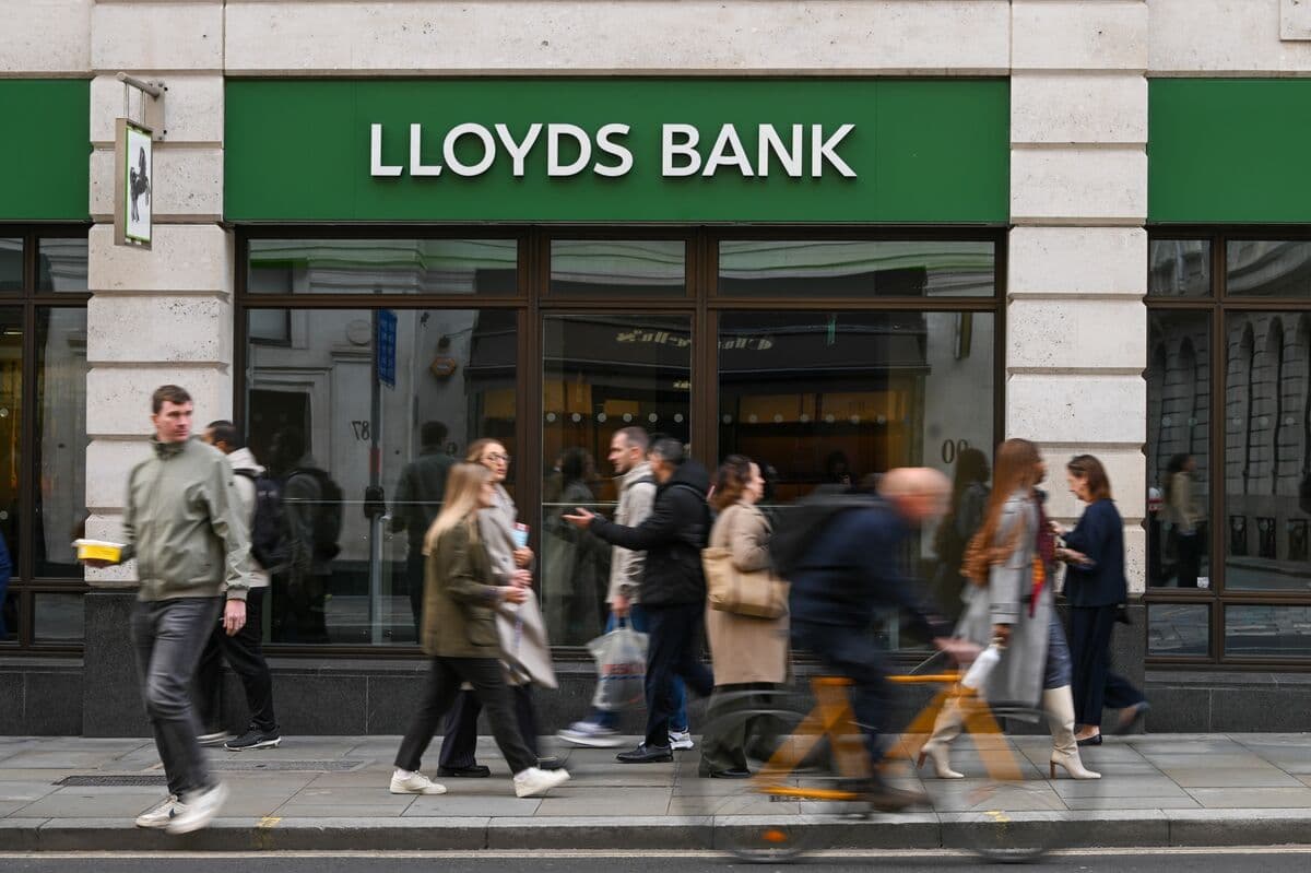 Lloyds Banking Group to Initiate $4.2 Billion Risk Transfer Deal for Small Loans