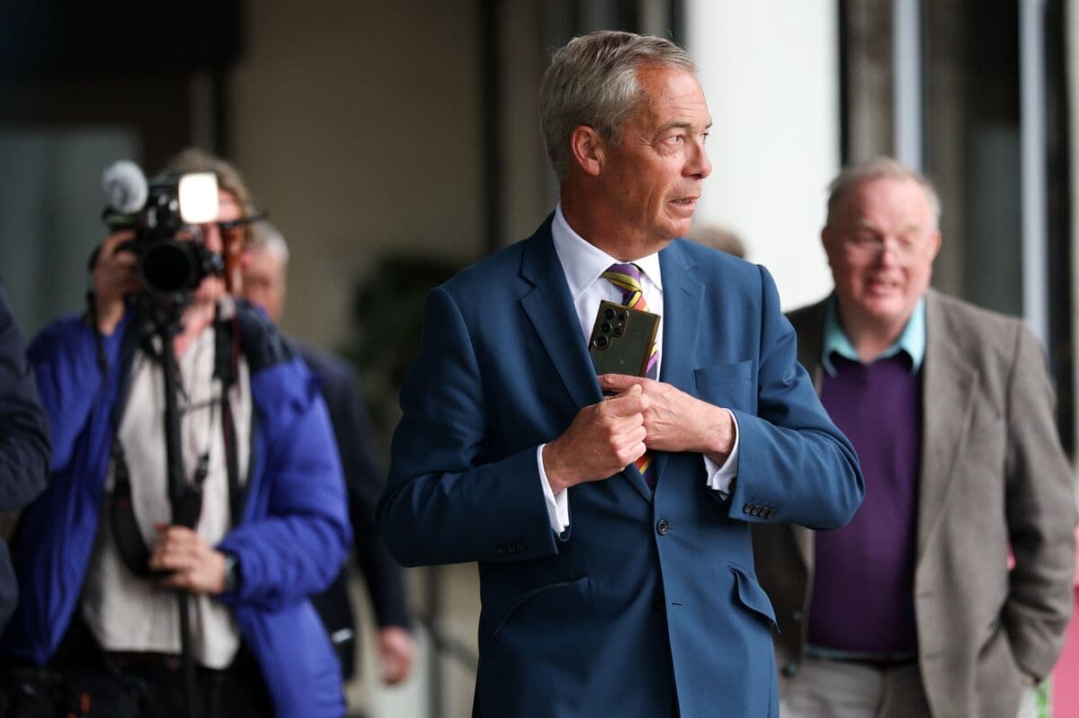 Starmer Accuses Farage of Politically Exploiting UK Teen's Murder