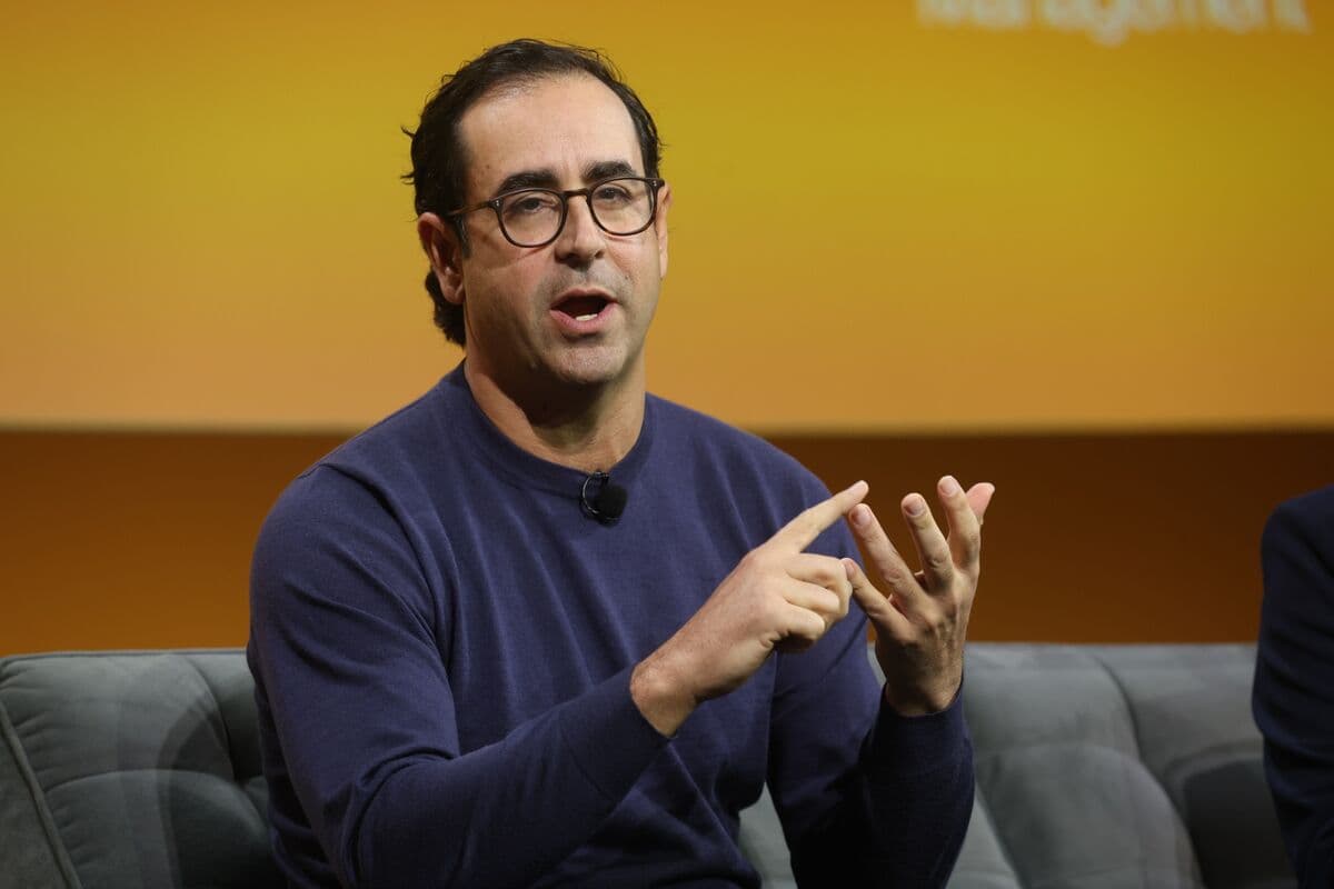 Apollo’s Zito Calls Credit Safer Bet in High-Volatility Times