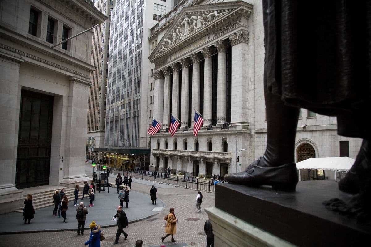 KKR-Backed Cengage Is Said to Weigh $500 Million IPO This Year