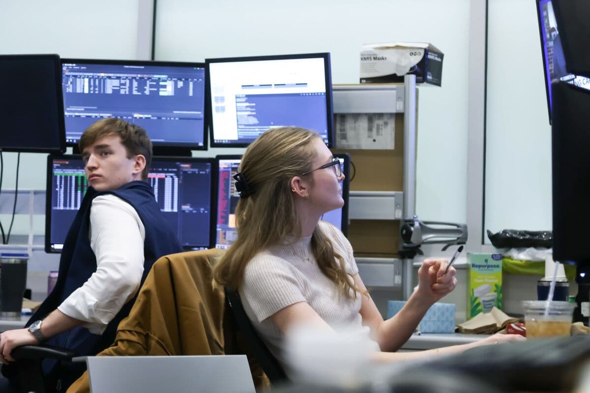 BofA’s Hartnett Says Consumer Stocks Best Bet as S&P 500 Wavers