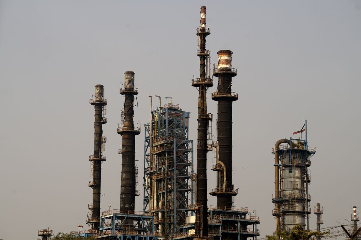 Asian Buyers Offer Big Premium for Diesel-Rich Crude From UAE