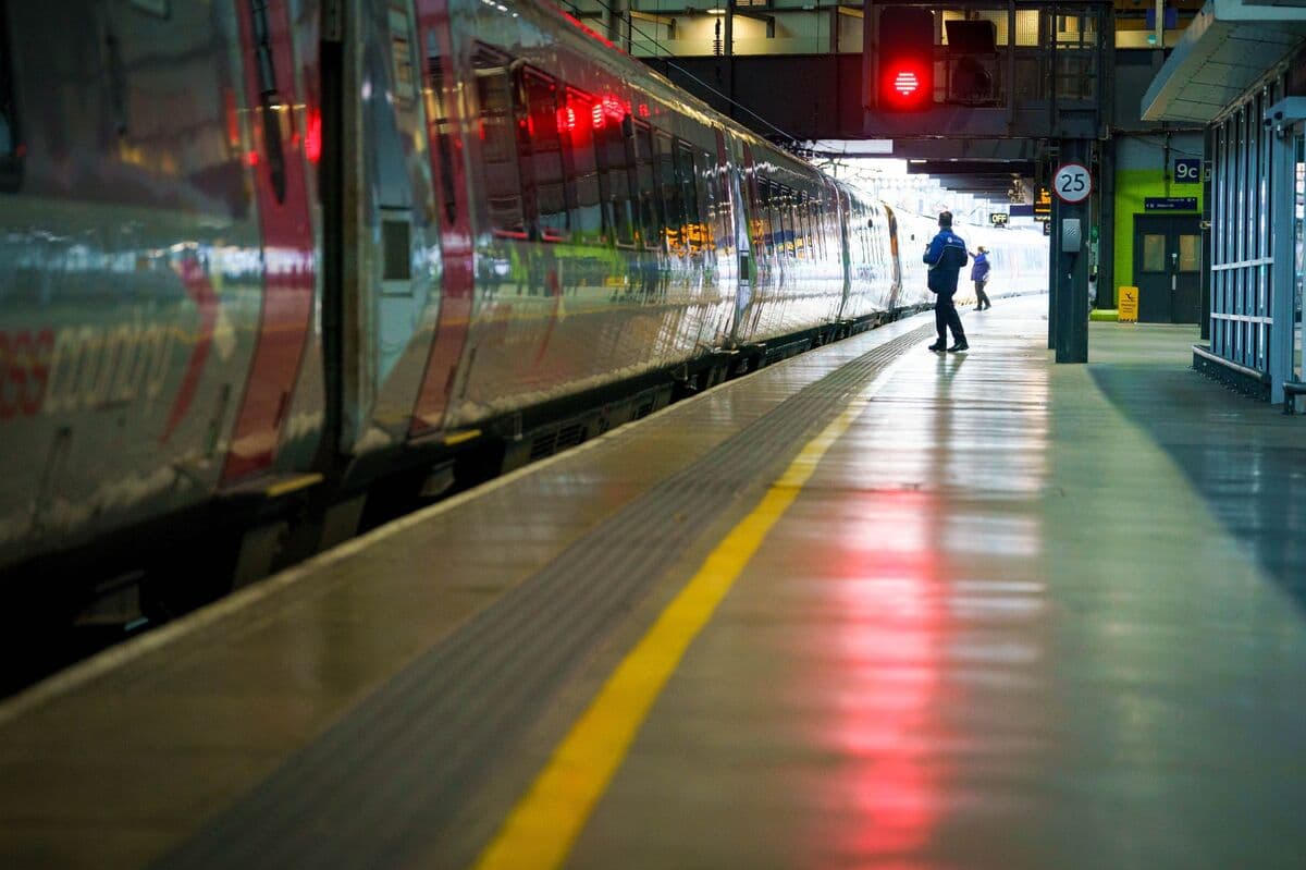 UK’s Reeves Challenges Farage to Back £45 Billion Rail Plan