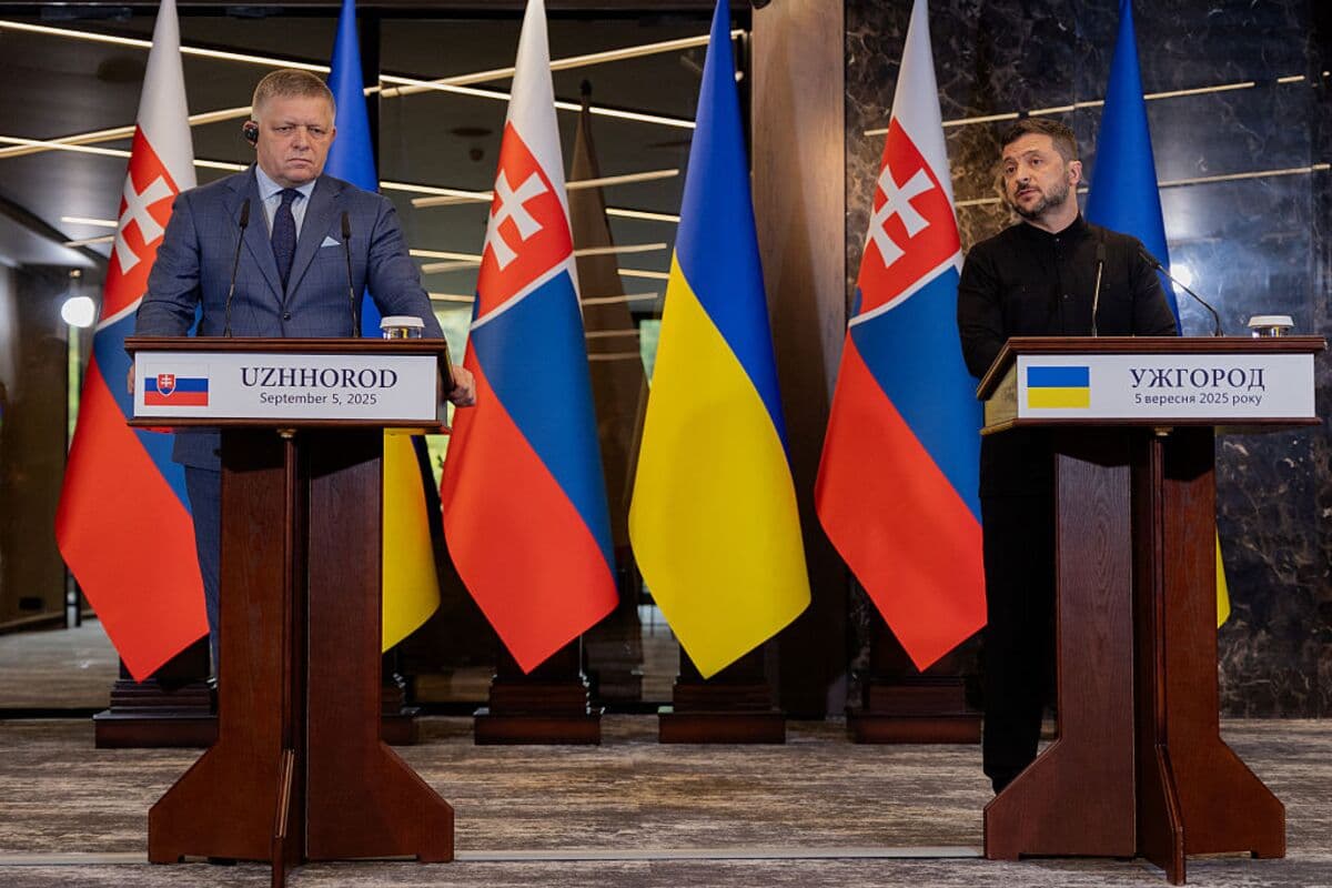 Zelenskiy, Slovak PM Fico Keep Dialogue Open Despite Energy Rift