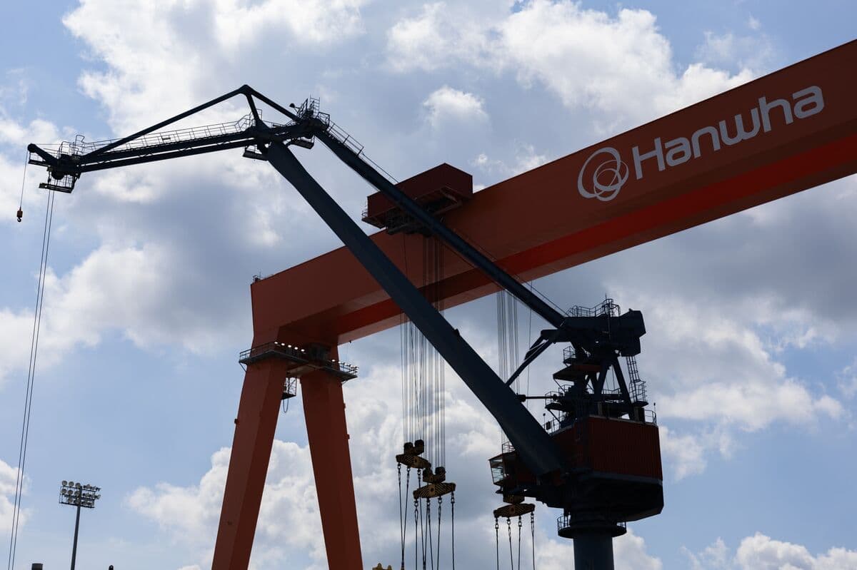 Hanwha to Build Armored Vehicles in Canada if It Wins Submarine Contract