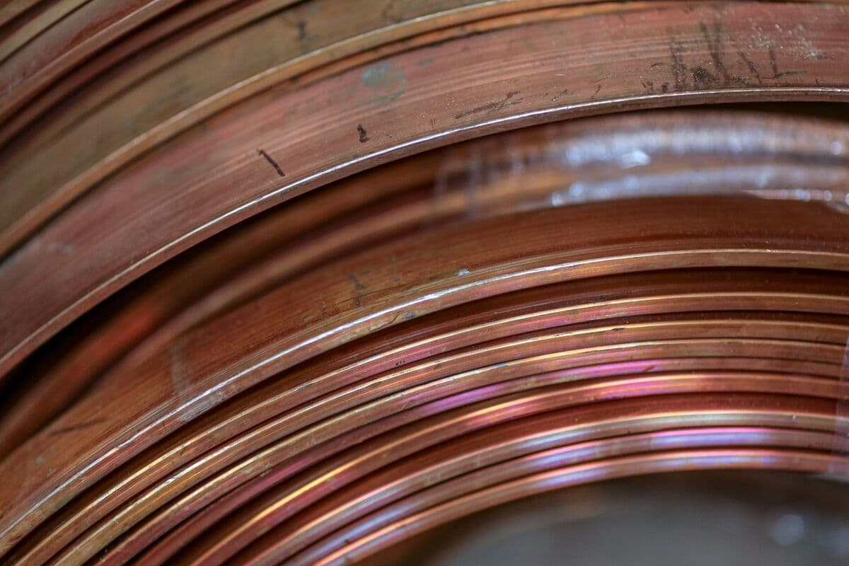 Copper Prices Rise Amid Weak Dollar and AI Stock Market Boost