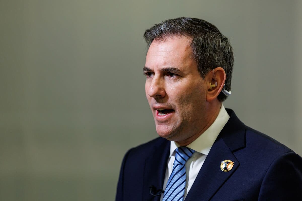 Australian Treasurer Says Household Costs to Rise on Oil Price