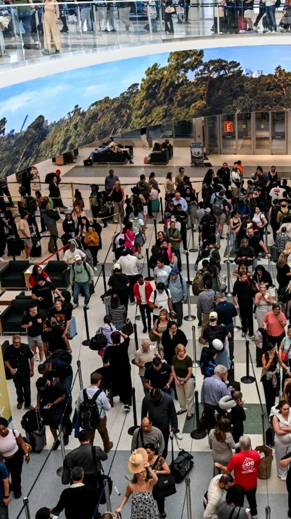 TSA Lines Anger Flyers in Houston