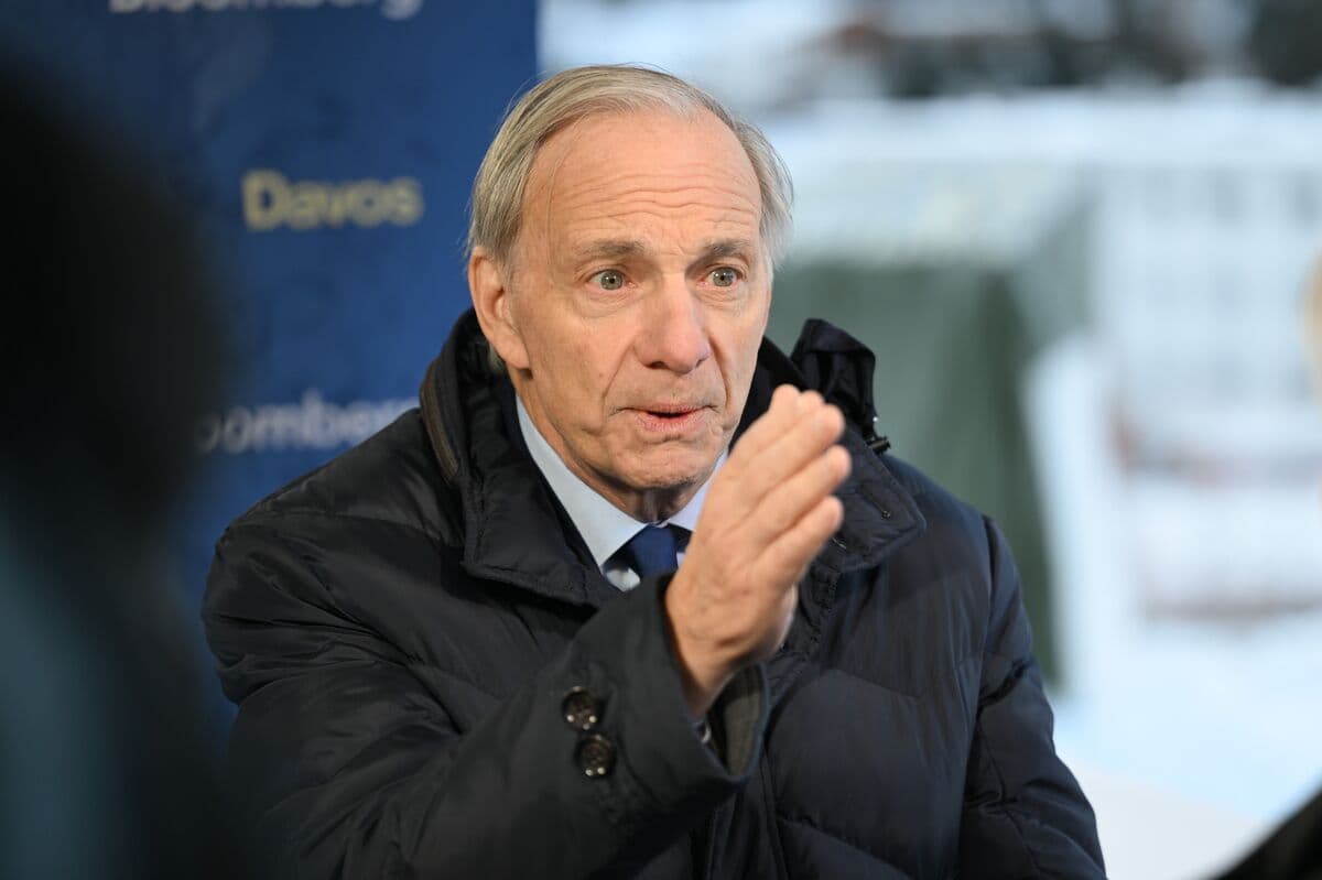Ray Dalio Warns of Potential AI Market Bubble Burst Amid Wealth Conversion