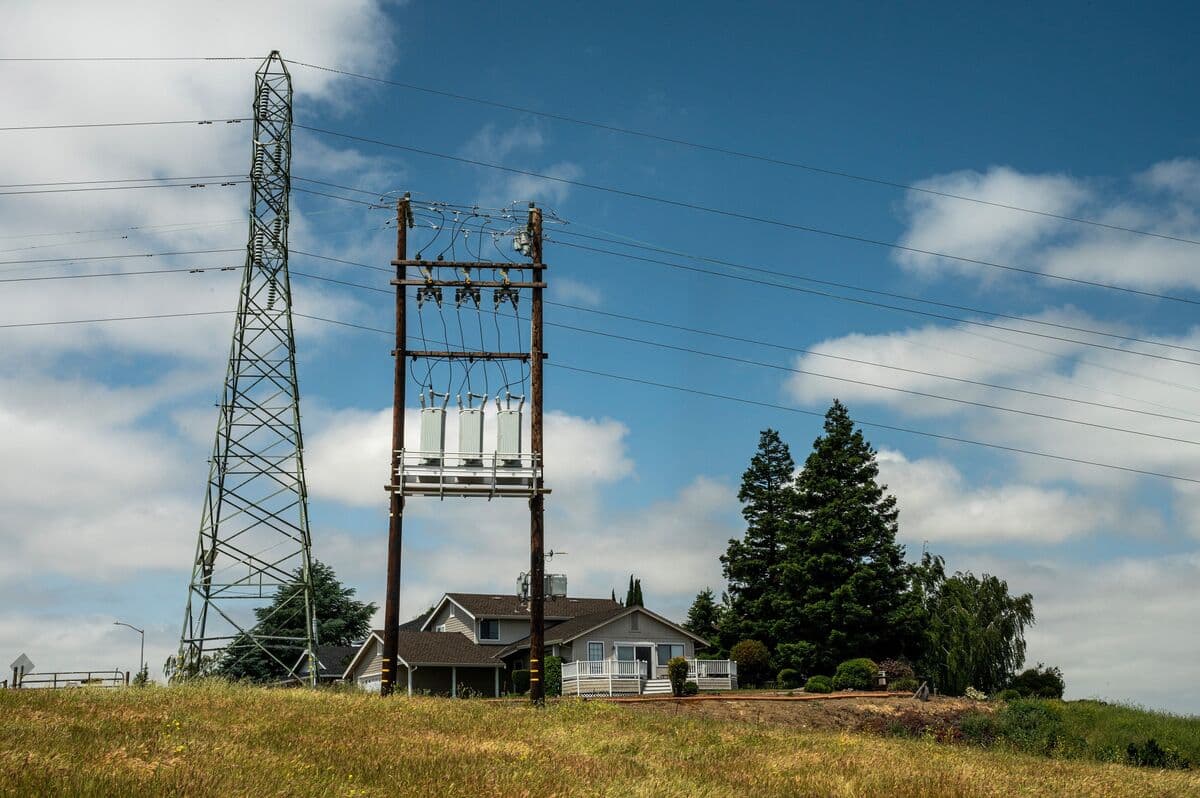 US Electricity Prices Rise 61% Faster Than Inflation Amid Increased Demand