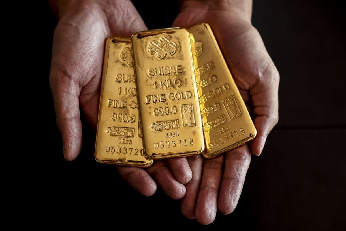 Gold Steadies as Investors Weigh US Pullback From Iran Strikes
