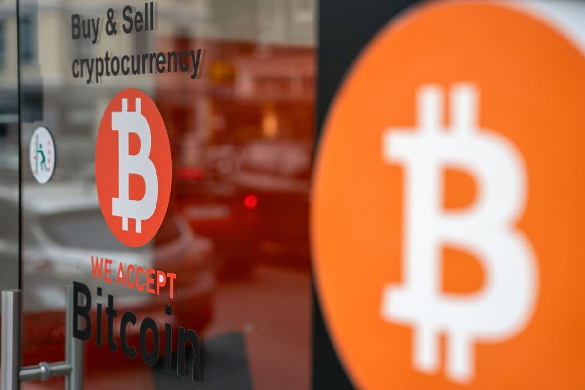 Bitcoin Falls Below $79,000 Amid Rising Inflation Concerns