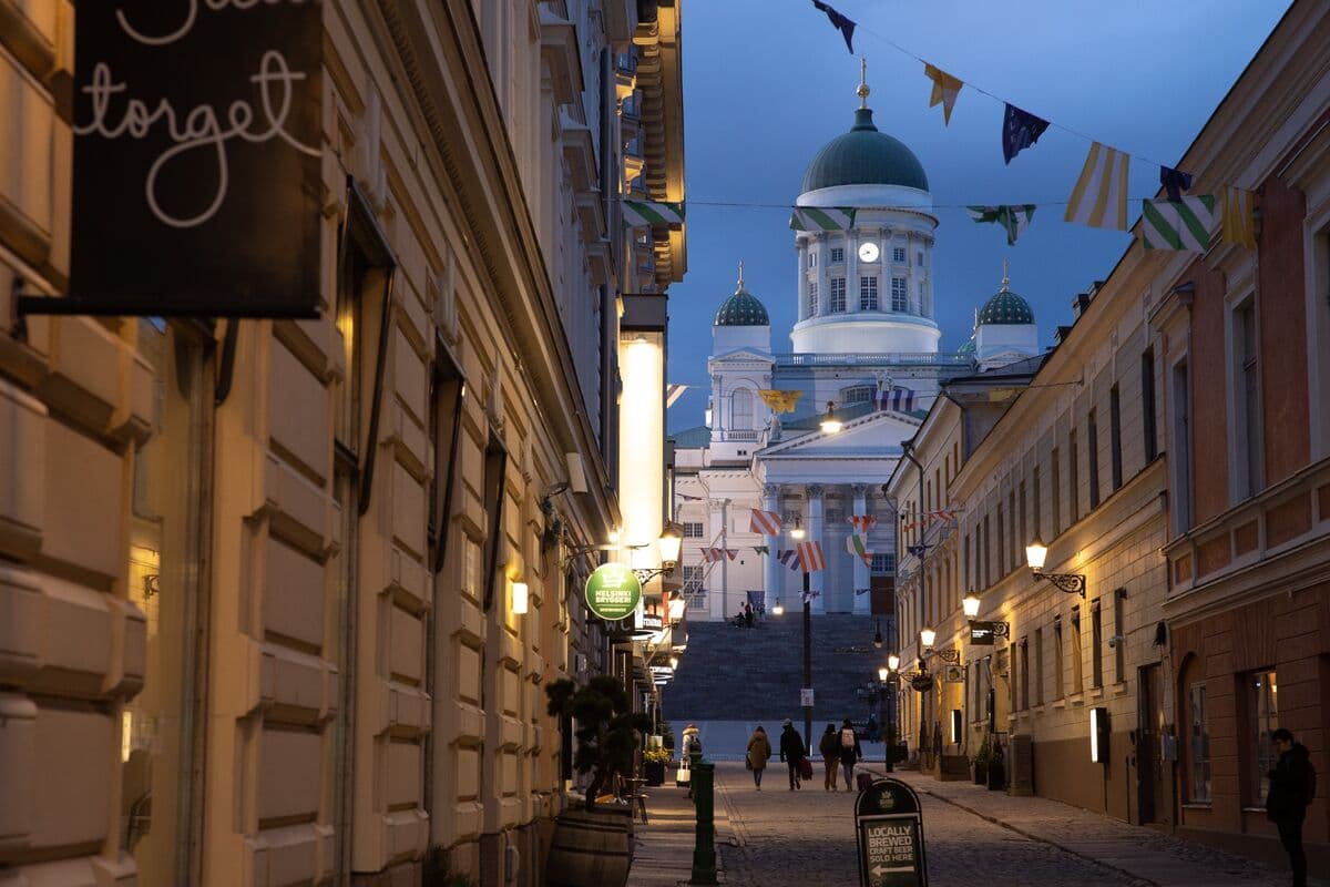 Finland Gets Debt Warning as S&P Outlook Turns Negative