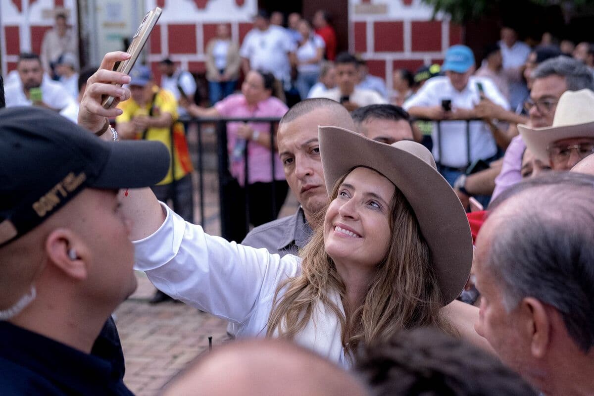 Colombian Presidential Candidate Seeks Trump’s Help for War on Cocaine Gangs