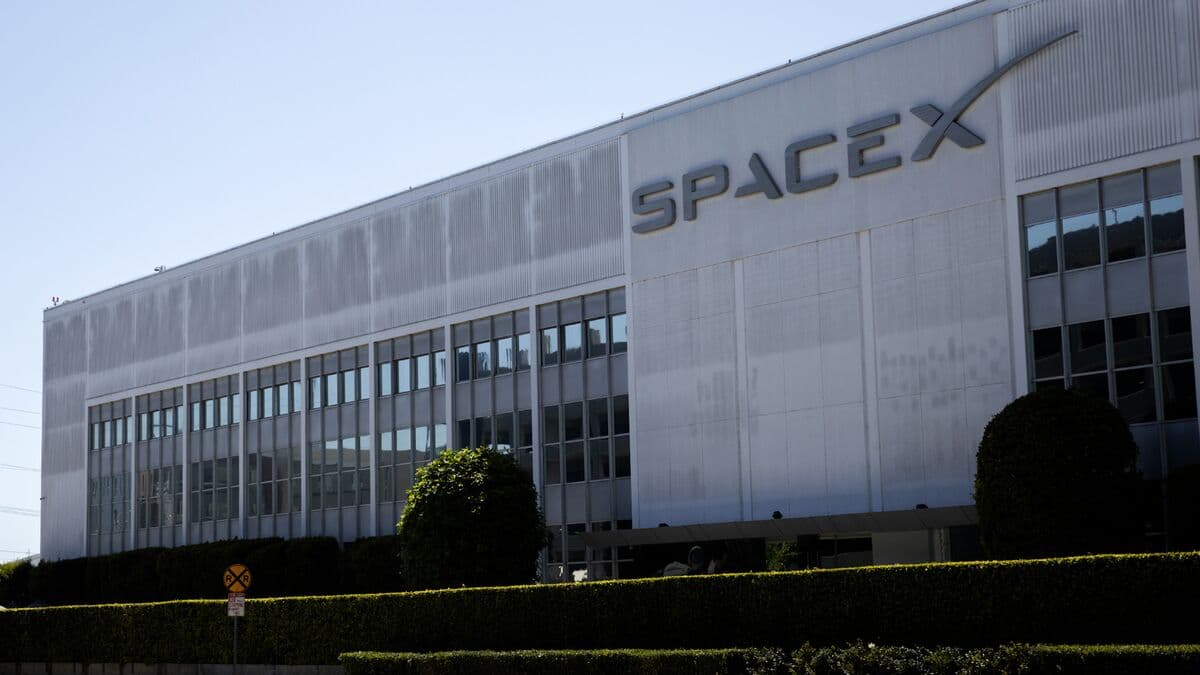 Musk Says Tesla, SpaceX Chip Project to Kick Off in Texas