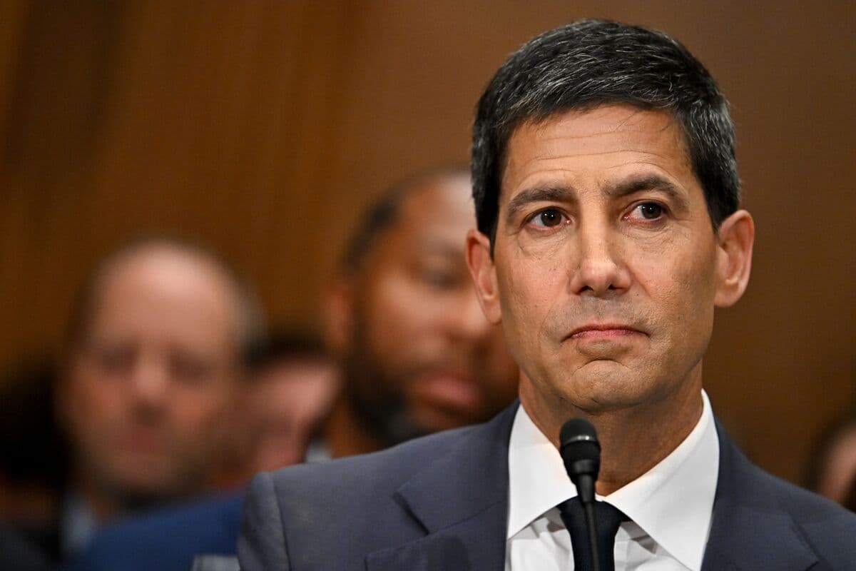 Warren Asks Druckenmiller to Reveal Details on Warsh Investments