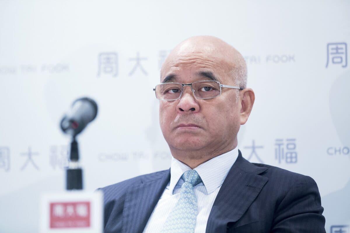 Hong Kong’s New World Clan Bets on Property Rebound for Lifeline