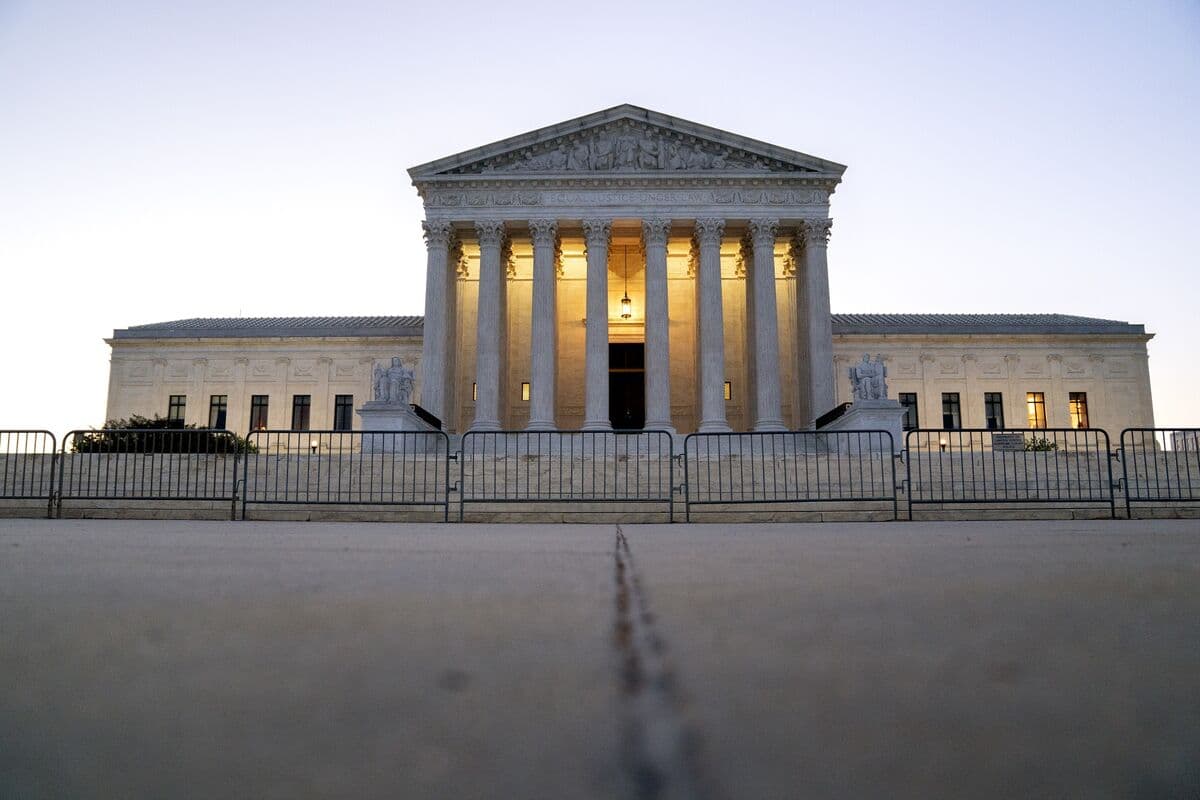 Alabama Officials Seek Supreme Court's Support for GOP-Friendly Voting Map