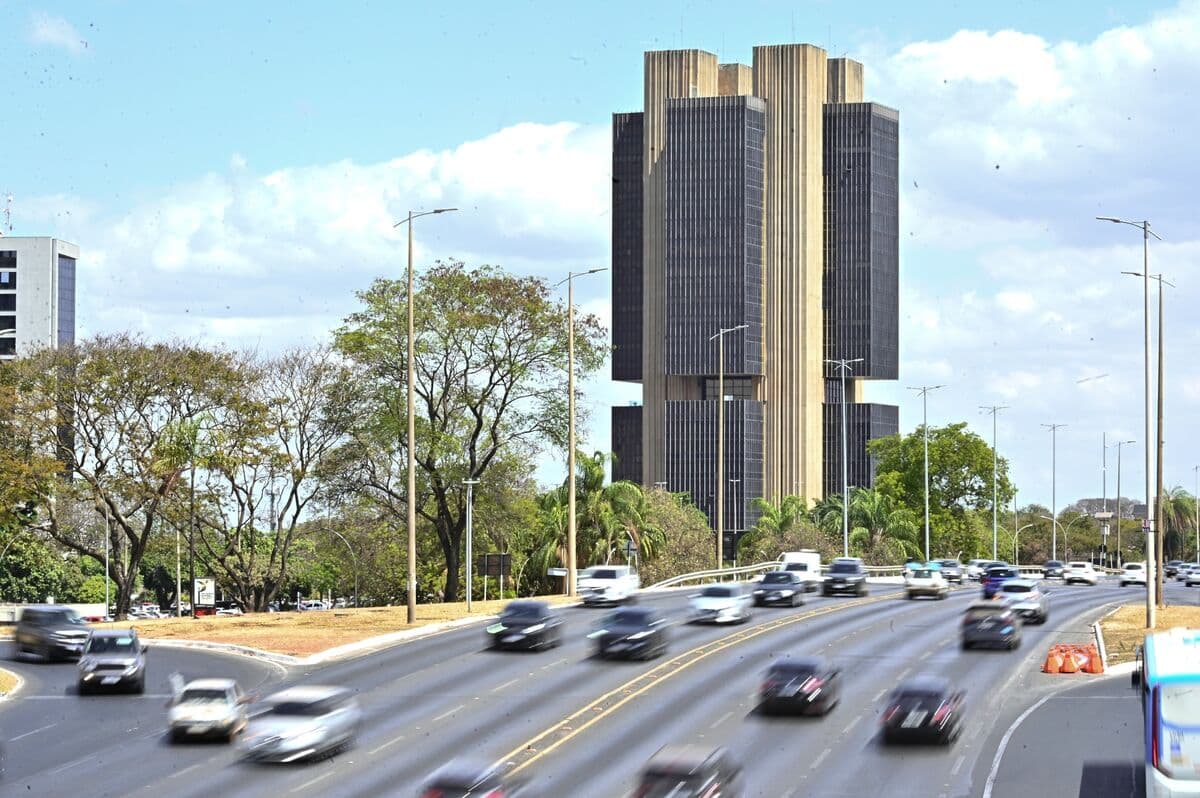 Brazil Central Bank Liquidates Reag Trust Amid Crime Probe