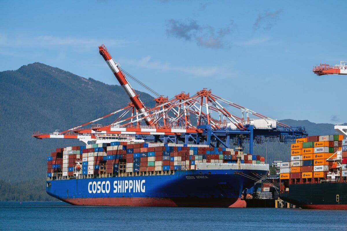 Cosco’s Profit Drops by Half as Lower Freight Rates Bite