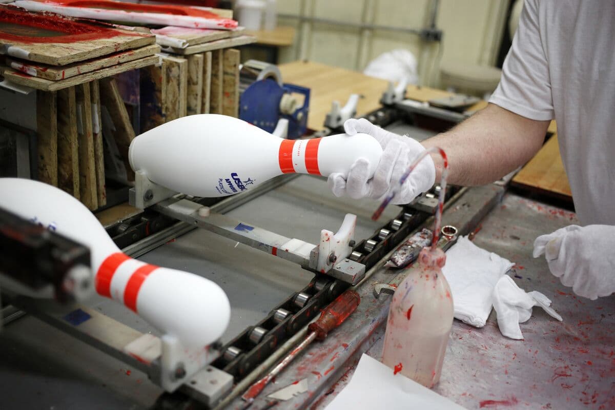 New York Factory Activity Expands While Inflation Gauges Cool