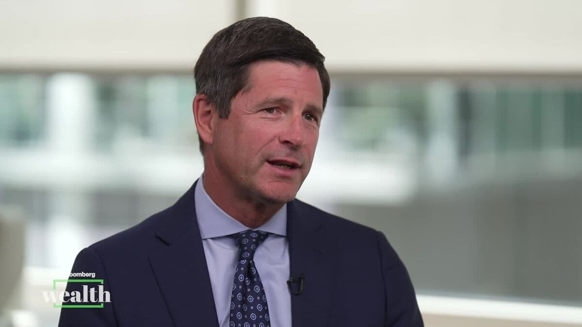 Schwab to Leverage AI to Serve Less Affluent Customers
