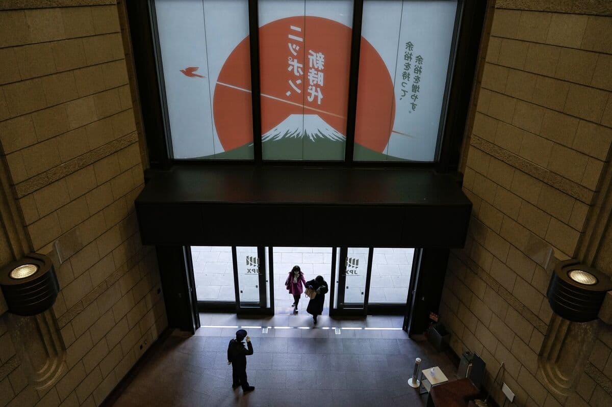 AI-Led Rally in Asia Stocks Masks Deeper Damage from Iran War