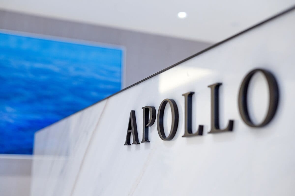 Ares, Apollo Fall as Firms Curb Private Credit Fund Redemptions