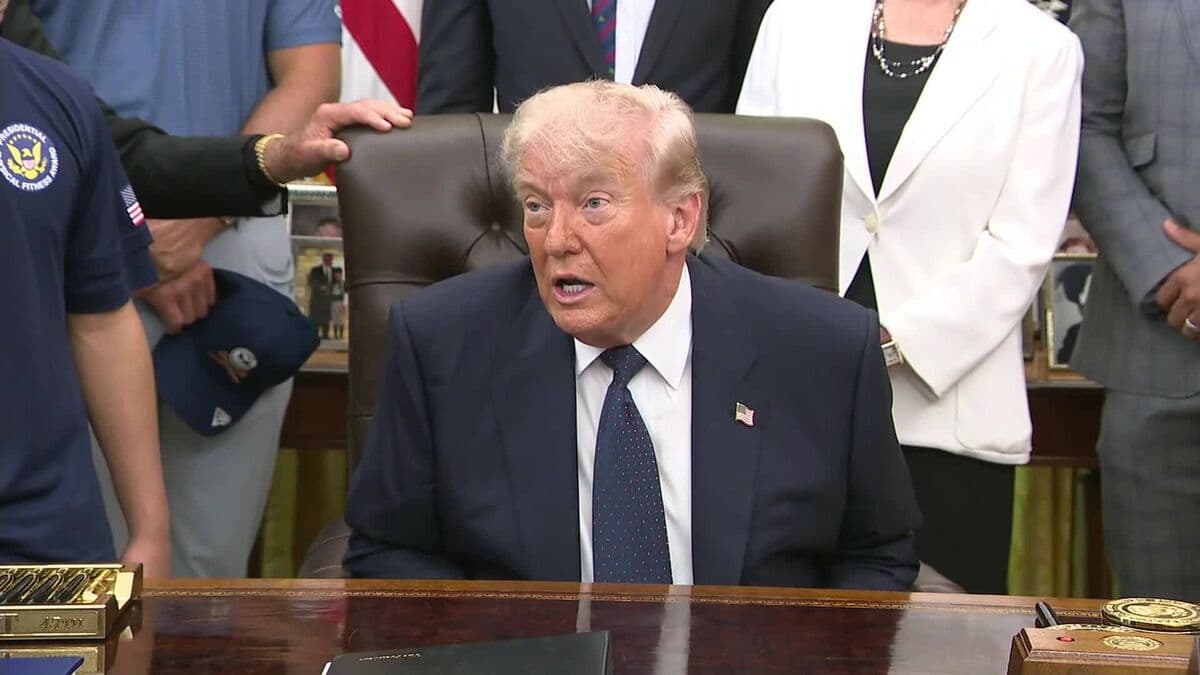 Trump Says US Has 'Total Control' Over Hormuz Strait