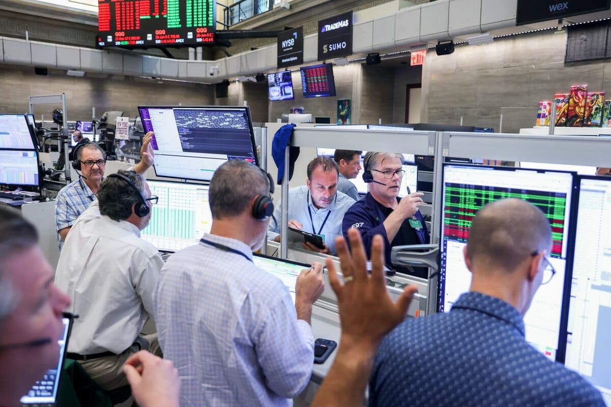 S&P 500 Continues Upward Trend as Chipmakers Aim for Strongest Two-Day Gain in a Month
