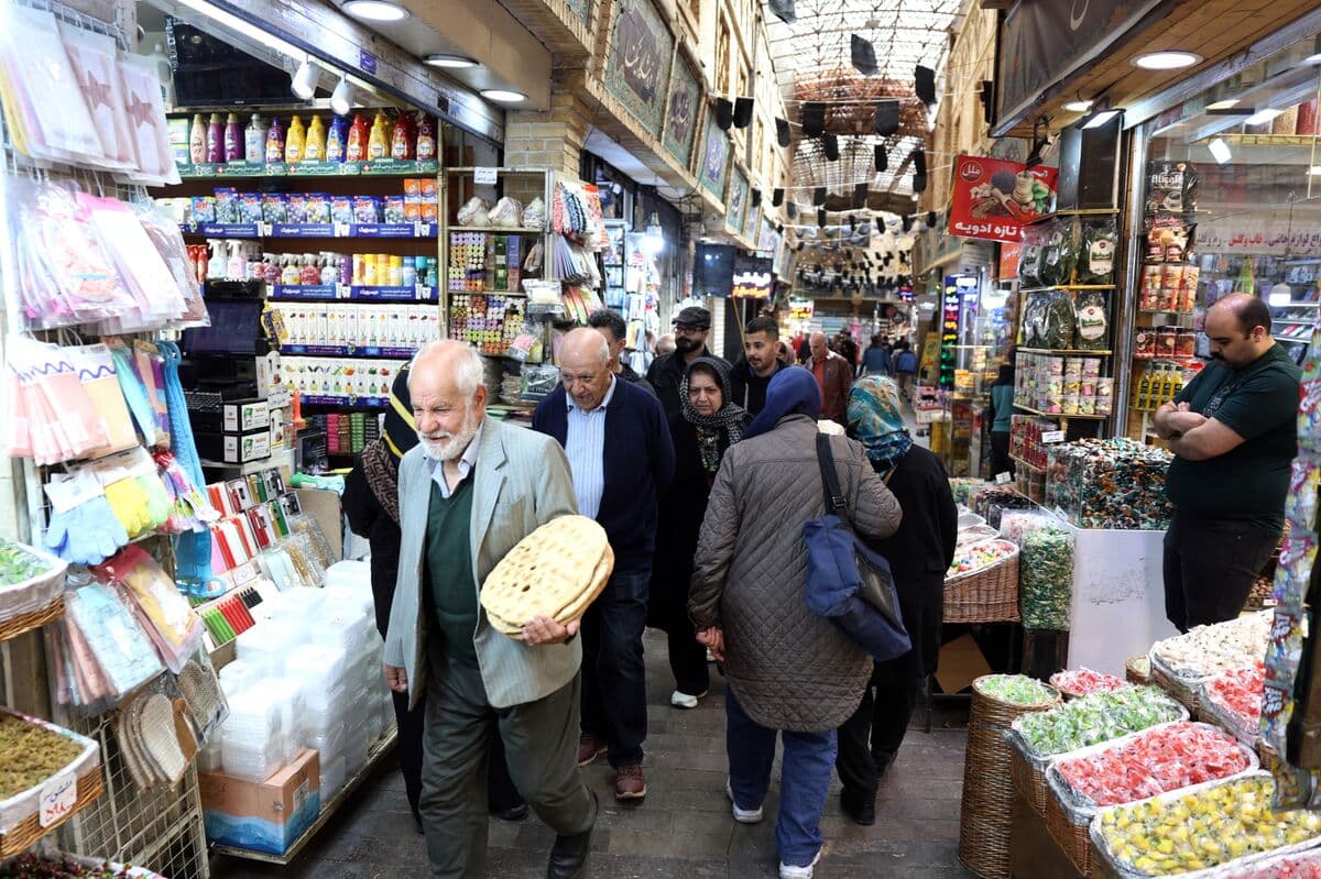 US Naval Blockade Pushes Iran’s Currency to Record Low