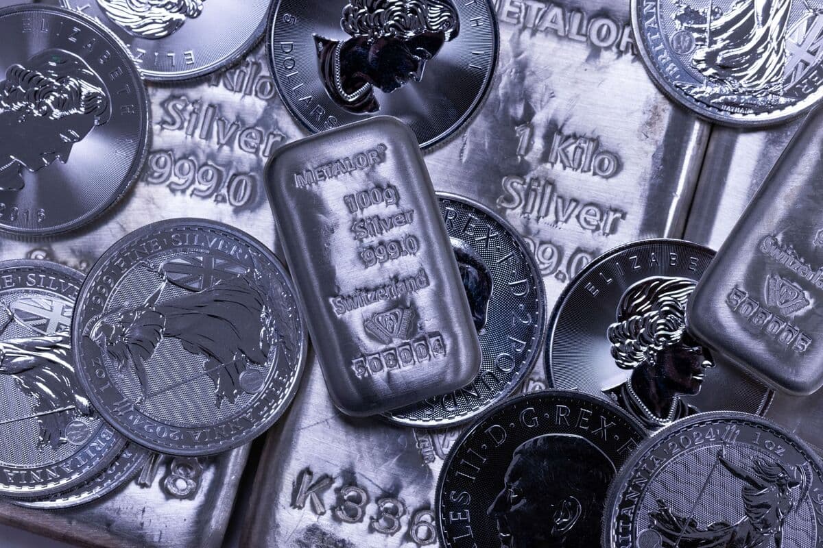Silver Rises to Record as US-EU Tensions Over Greenland Persist