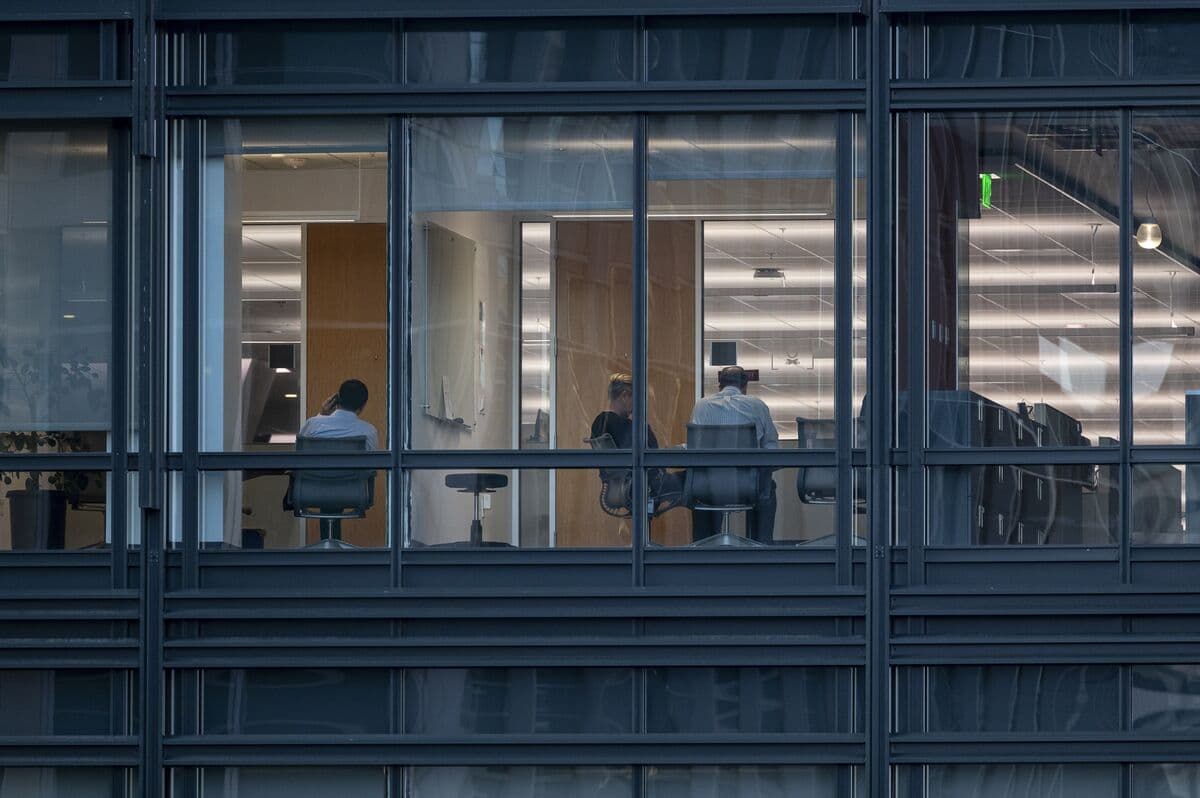 Software Rout Has Investors Questioning Paying Workers in Stock