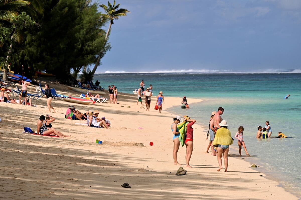 Tourists Told to Cut Air Conditioning, Save Fuel on Cook Islands