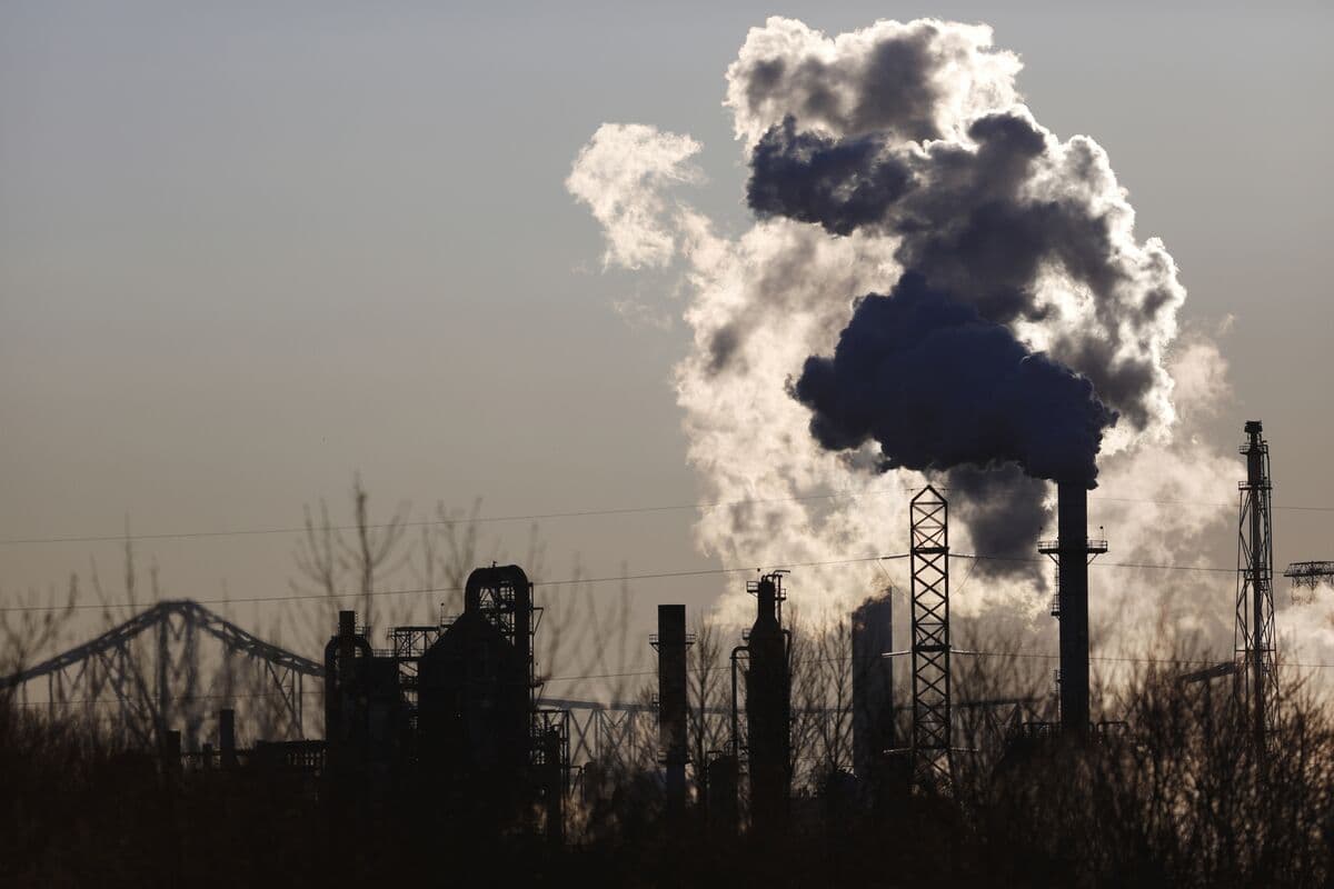 Fire Erupts at Delta Air Lines Refinery in Trainer, Pennsylvania