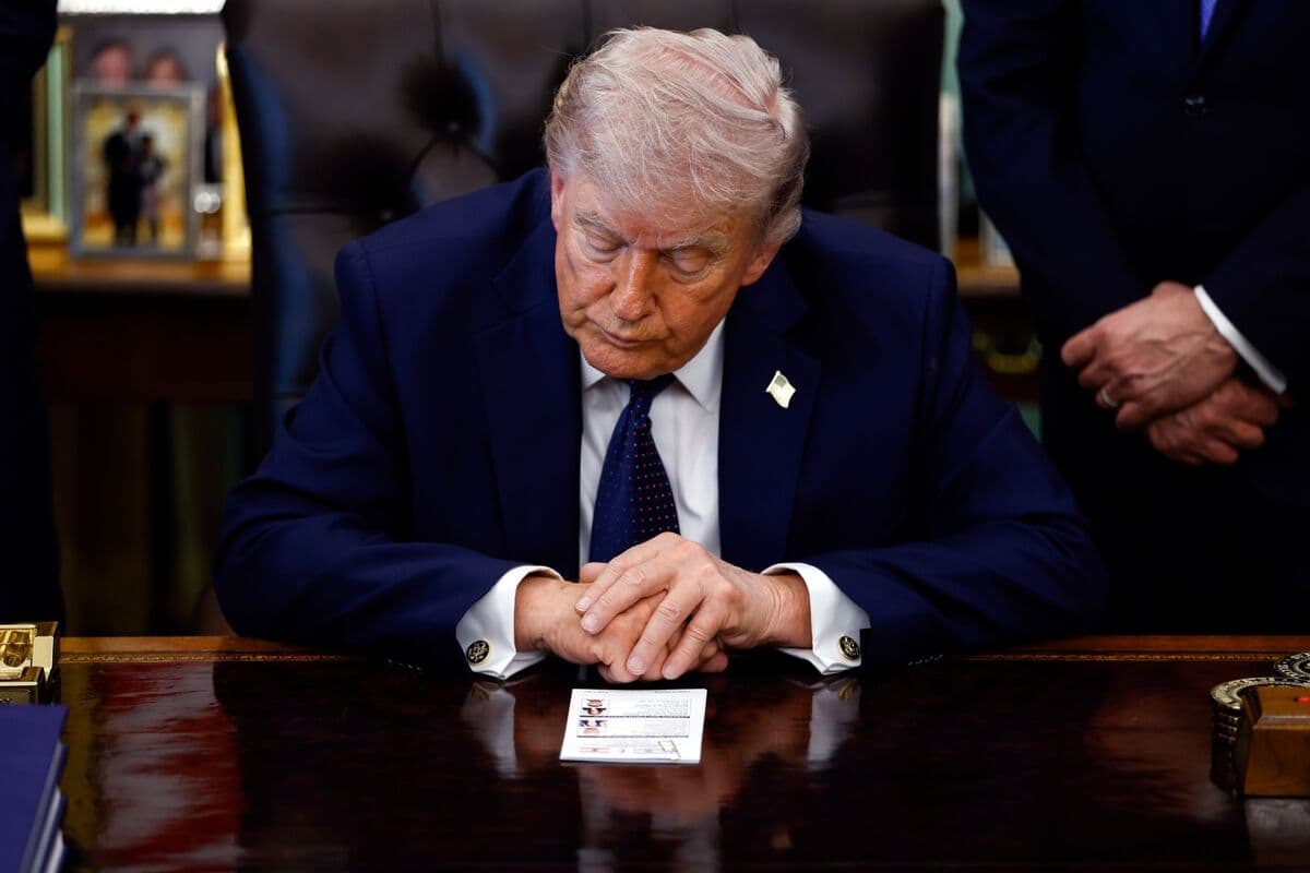 Trump’s War, Redistricting Setbacks Fan Republican Midterm Angst