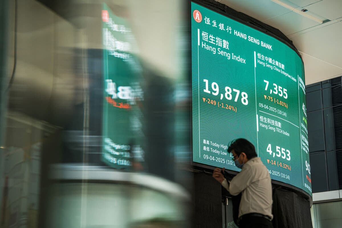 Hong Kong Bourse Plans Micro Futures on Hang Seng, Tech Index