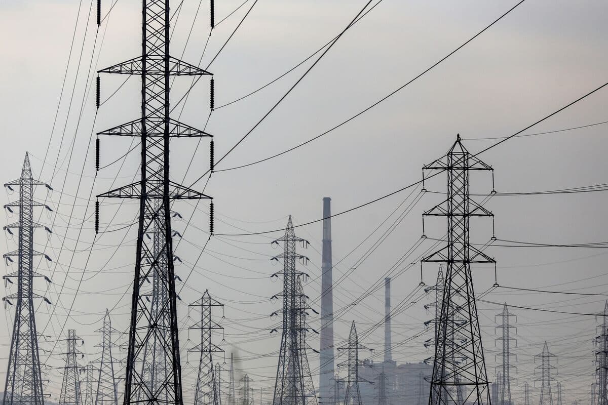 Gas Shortage, Harsh Summer Lure Bulls to India Power Utilities