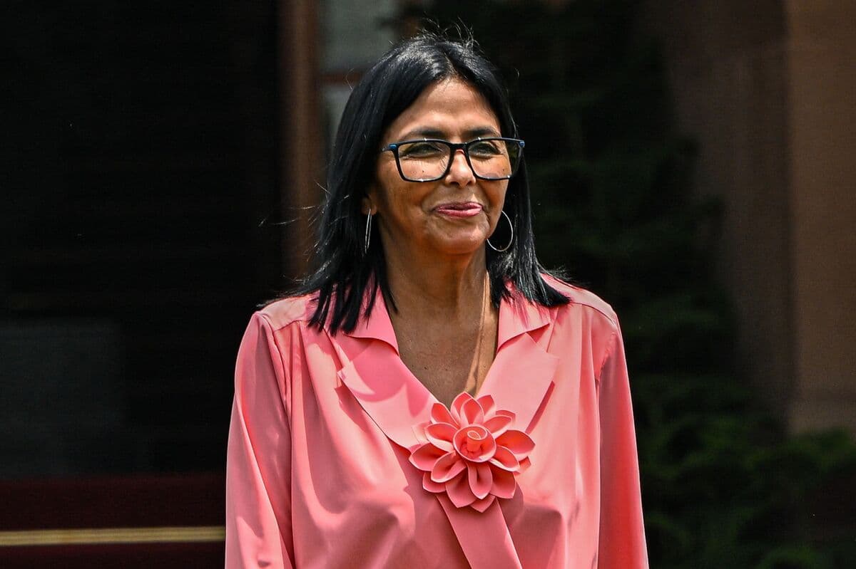 Venezuela's Earthquakes Present Political Challenge for Acting President Rodríguez