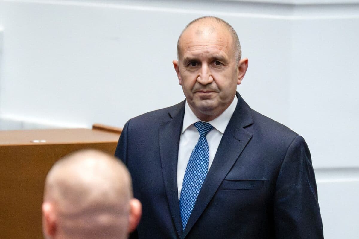 Bulgaria’s Radev Picks Cabinet After Sweeping Election Victory
