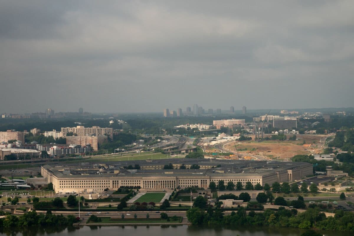 Trump Signs AI Memo Addressing Issues in Anthropic-Pentagon Feud