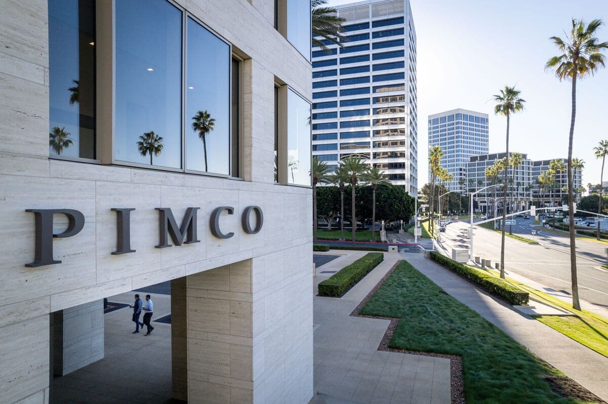 Pimco Steers Clear of ‘Pretty Bad’ Private Credit Loans on Sale