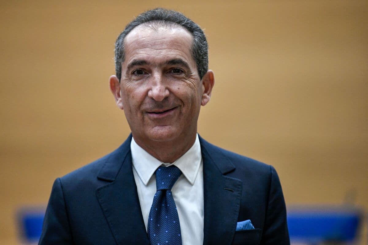 Tycoon Drahi Is Said to Near Launch of €9 Billion XpFibre Sale